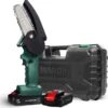 Mardin Mini Kettingzaag - Snoeizaag - Kettingzaag - Kettingzaag Electrisch Met 2 Accu - Inclusief Koffer - 1 Extra Accu - Groen 2 Mardin Mini Kettingzaag - Snoeizaag - Kettingzaag - Kettingzaag Electrisch Met 2 Accu - Inclusief Koffer - 1 Extra Accu - Groen -Tuingereedschap Winkel 1176x1200 3