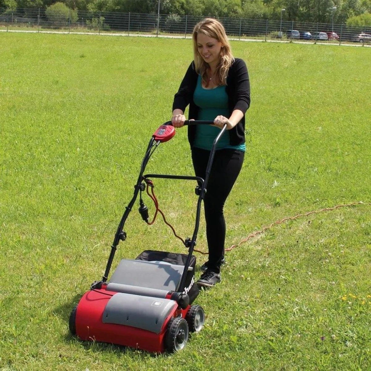 Einhell Verticuteerder En Beluchter RG-SA 1433 (1400 W - 33 Cm Werkbreedte - 3-voudige Hoogteverstelling - 28 L - Aanbevolen Voor Oppervlaktes Tot 400 M²) 14 Einhell Verticuteerder En Beluchter RG-SA 1433 (1400 W - 33 Cm Werkbreedte - 3-voudige Hoogteverstelling - 28 L - Aanbevolen Voor Oppervlaktes Tot 400 M²) - Afbeelding 12