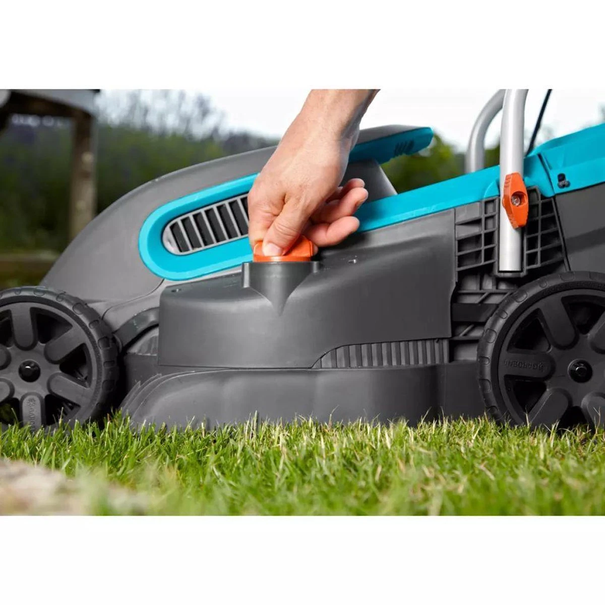 GARDENA - PowerMax™ 1200/32 0- Grasmaaier (gemotoriseerd) - Maaibreedte 32 Cm 4 GARDENA - PowerMax™ 1200/32 0- Grasmaaier (gemotoriseerd) - Maaibreedte 32 Cm - Afbeelding 2