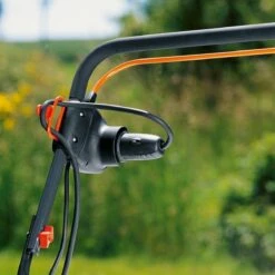 GARDENA EVC 1000 Verticuteermachine - Werkbreedte 30 Cm - Werkgebied 600m2 -Tuingereedschap Winkel 1200x1200 633