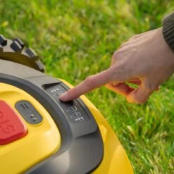 Powerplus POWXG6305 Robotmaaier - 18V - Voor Gazons Tot Ca. 500m² - Maaibreedte 180mm - Incl. Laadstation En Accessoires 17 Powerplus POWXG6305 Robotmaaier - 18V - Voor Gazons Tot Ca. 500m² - Maaibreedte 180mm - Incl. Laadstation En Accessoires -Tuingereedschap Winkel 1200x1200 686