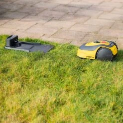 Powerplus POWXG6305 Robotmaaier - 18V - Voor Gazons Tot Ca. 500m² - Maaibreedte 180mm - Incl. Laadstation En Accessoires 21 Powerplus POWXG6305 Robotmaaier - 18V - Voor Gazons Tot Ca. 500m² - Maaibreedte 180mm - Incl. Laadstation En Accessoires -Tuingereedschap Winkel 1200x1200 690