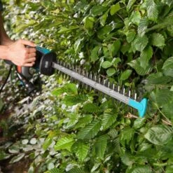 GARDENA - EasyCut 420/45 - Heggenschaar (gemotoriseerd) - Meslengte 45cm - Tandmes Opening 18mm -Tuingereedschap Winkel 1200x1200 75