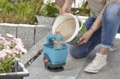 GARDENA - Handstrooier M - Strooikar- 100m2 - 1.8 Liter 19 GARDENA - Handstrooier M - Strooikar- 100m2 - 1.8 Liter -Tuingereedschap Winkel 1200x799 120