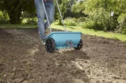 GARDENA - Strooiwagen L - Strooikar - 400m2 - 12.5 Liter -Tuingereedschap Winkel 1200x799 123