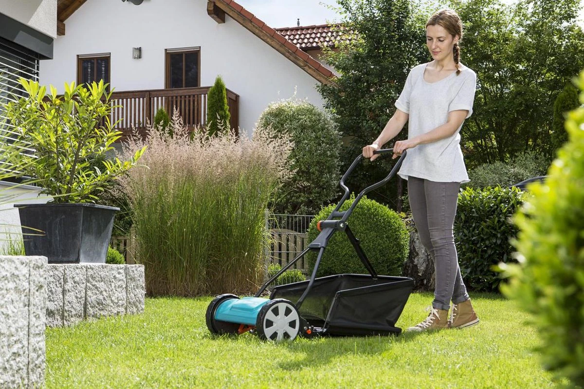 GARDENA Kooimesmaaier 330 Grasmaaier - Maaibreedte 33 Cm - Gazons Tot Ca. 150 M² 12 GARDENA Kooimesmaaier 330 Grasmaaier - Maaibreedte 33 Cm - Gazons Tot Ca. 150 M² - Afbeelding 10