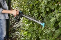 GARDENA - EasyCut 420/45 - Heggenschaar (gemotoriseerd) - Meslengte 45cm - Tandmes Opening 18mm -Tuingereedschap Winkel 1200x799 37