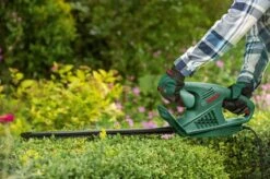 Bosch EasyHedgecut 45 Heggenschaar - Op Snoer - 420 W 14 Bosch EasyHedgecut 45 Heggenschaar - Op Snoer - 420 W -Tuingereedschap Winkel 1200x799 39