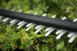 Bosch UniversalHedgeCut 18-50 Heggenschaar - Met 18 V Accu En Lader -Tuingereedschap Winkel 1200x800 89