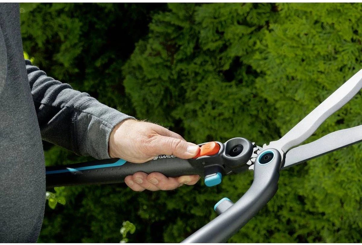 GARDENA - 2 In 1 EnergyCut Heggenschaar - 2.5x Meer Kracht - Totale Lengte 60 Cm 5 GARDENA - 2 In 1 EnergyCut Heggenschaar - 2.5x Meer Kracht - Totale Lengte 60 Cm - Afbeelding 3