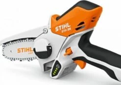 Stihl Accu Mini Kettingzaag SET - Snoeischaar - Snoeizaag - Hand Kettingzaag - Professioneel- Hovenier- Tuinman 10 Stihl Accu Mini Kettingzaag SET - Snoeischaar - Snoeizaag - Hand Kettingzaag - Professioneel- Hovenier- Tuinman -Tuingereedschap Winkel 1200x847