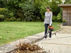 Black & Decker BLACK+DECKER BEBLV301 Bladblazer - Blaas En Zuigfunctie - Rugzak Als Opvangzak 26 Black & Decker BLACK+DECKER BEBLV301 Bladblazer - Blaas En Zuigfunctie - Rugzak Als Opvangzak -Tuingereedschap Winkel 1200x900 25