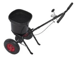 Kreator KRTGR9005 Strooiwagen - 300 Tot 370 Cm Strooibreedte - 23 Liter 15 Kreator KRTGR9005 Strooiwagen - 300 Tot 370 Cm Strooibreedte - 23 Liter -Tuingereedschap Winkel 1200x904 1