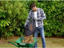 Black & Decker BLACK+DECKER BEBLV300SB-QS Bladblazer - 404 Km/u - 3000W - Zuig-/blaasfunctie - Gesnoerd 22 Black & Decker BLACK+DECKER BEBLV300SB-QS Bladblazer - 404 Km/u - 3000W - Zuig-/blaasfunctie - Gesnoerd -Tuingereedschap Winkel 1200x910 1