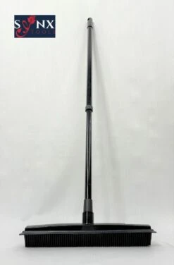 Synx Tools Zachte Bezem Rubberen Zwart 30cm Vloertrekker Binnen Bezem - Pet Hair Remover Bezems - Huisdierhaar Verwijderaar En Kappersbezem Met Steel - Vloertrekkers Met Bezemsteel - Vloertrekker Badkamer - 60/120 Cm Steel