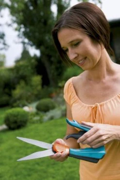 GARDENA - Comfort Plus - Draaibaar - Grasschaar - 120 Mm Maaibreedte 17 GARDENA - Comfort Plus - Draaibaar - Grasschaar - 120 Mm Maaibreedte -Tuingereedschap Winkel 799x1200 19