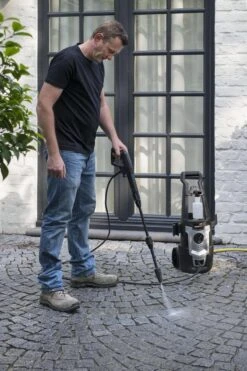 Powerplus POWXG90405 Hogedrukreiniger - 1400W - Max. 110 Bar - 390 L/h - Incl. 5m Slang En Accessoires - Excl. Terrasreiniger - Reiniger Voor Auto, Fiets En Meubelen -Tuingereedschap Winkel 800x1200 65