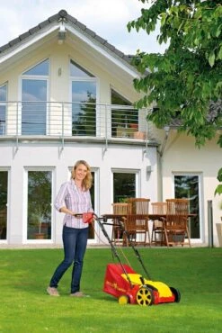 WOLF-Garten Elektrische Verticuteermachine VA 303 E - Werkbreedte 30 Cm - Opvangzak 35 L - 1300 W Motor - Moshark - Verticuteren - Opvangen 11 WOLF-Garten Elektrische Verticuteermachine VA 303 E - Werkbreedte 30 Cm - Opvangzak 35 L - 1300 W Motor - Moshark - Verticuteren - Opvangen -Tuingereedschap Winkel 801x1200 9